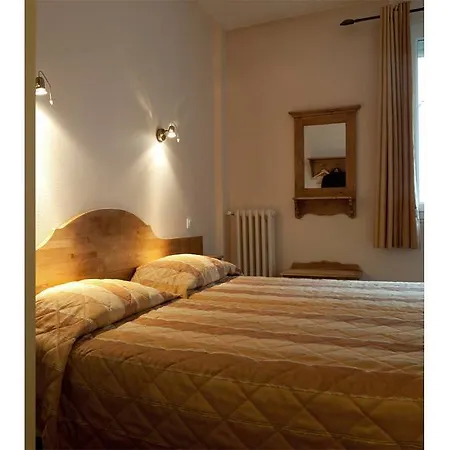 Trianon Centre מלון 2*