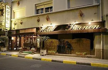 Trianon Centre מלון